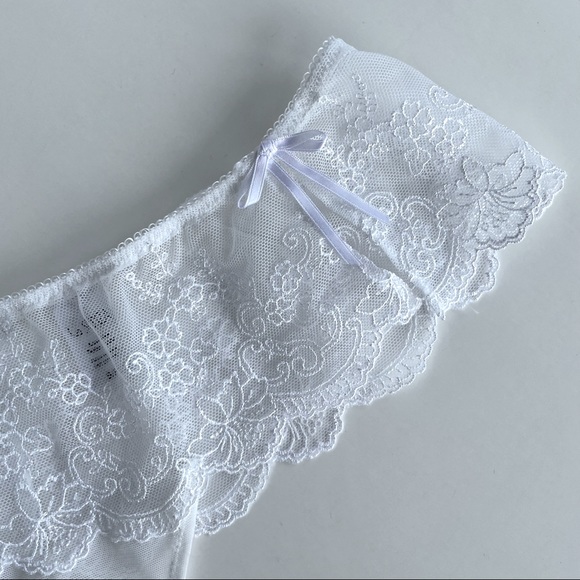 White Mesh and Lace Thong with Bows - Picture 4 of 16